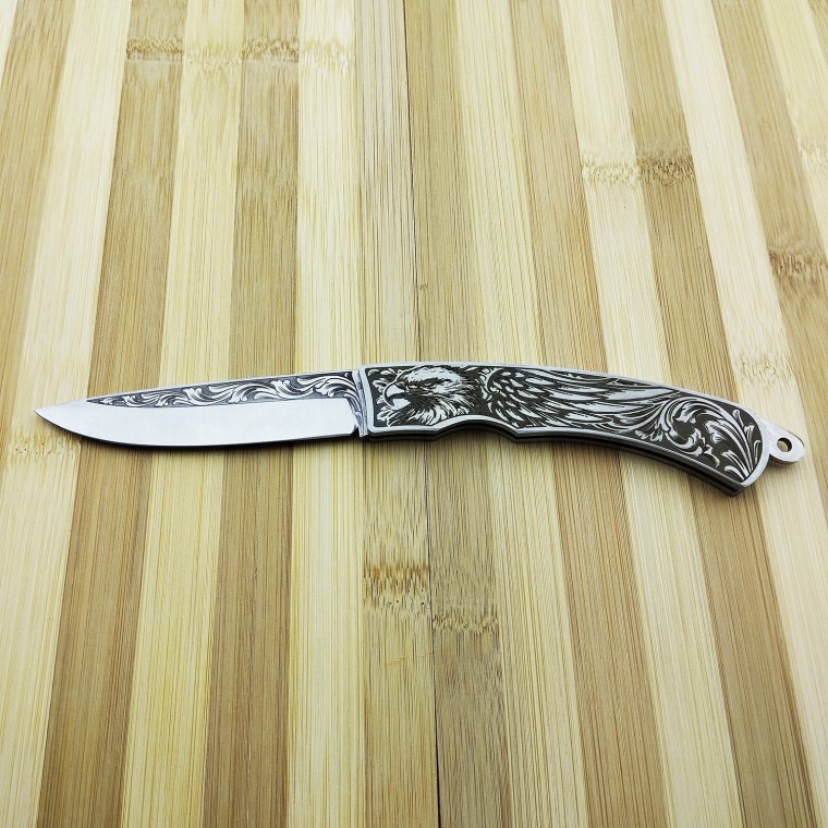 N690 Kartal Gravür Desenli Kuyruk Kilitli Çakı | Premium Çakı